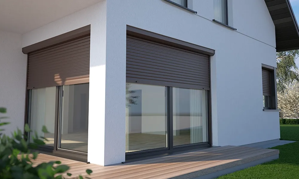 Casa con persianas inteligentes