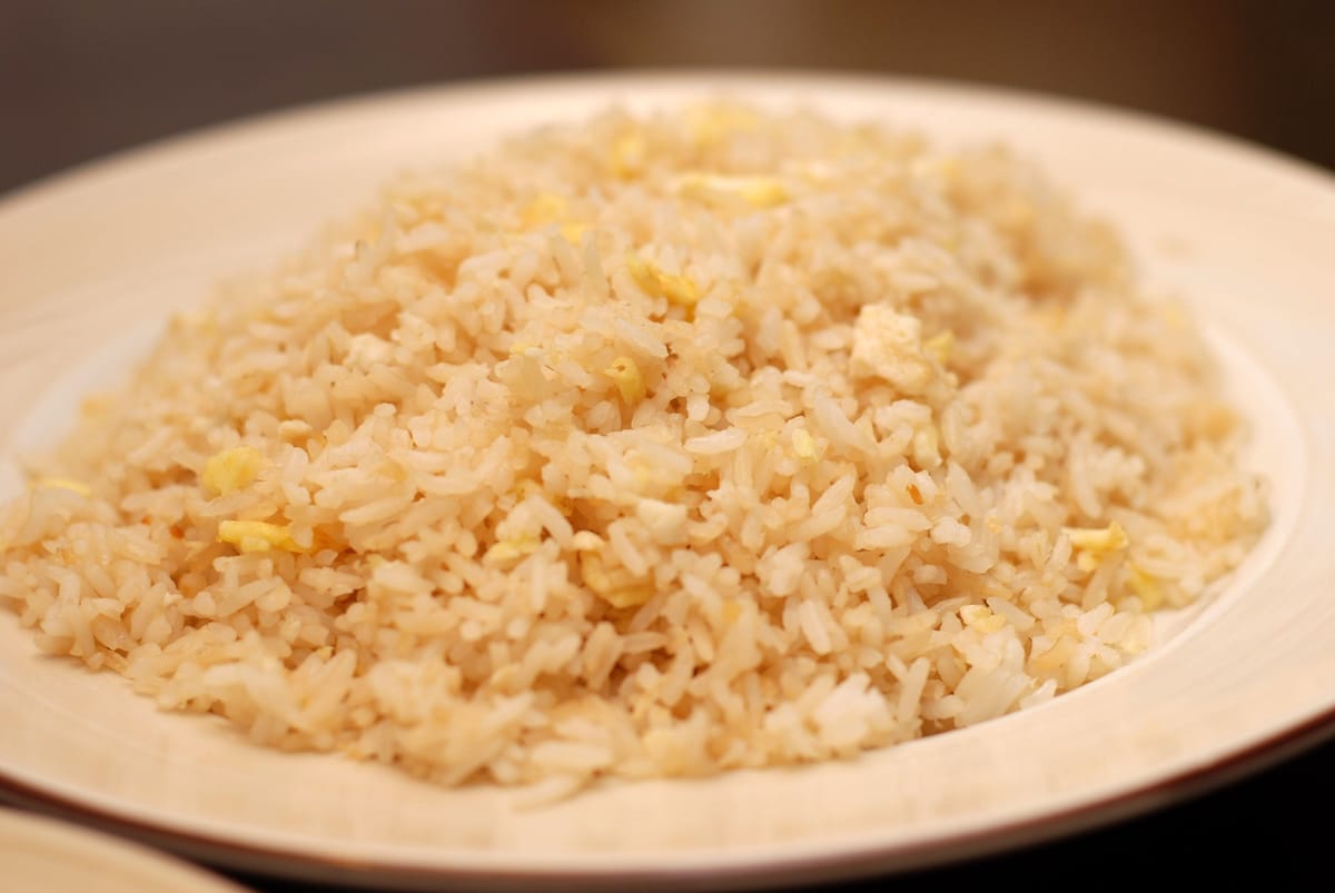 Arroz frito con huevo al estilo chino