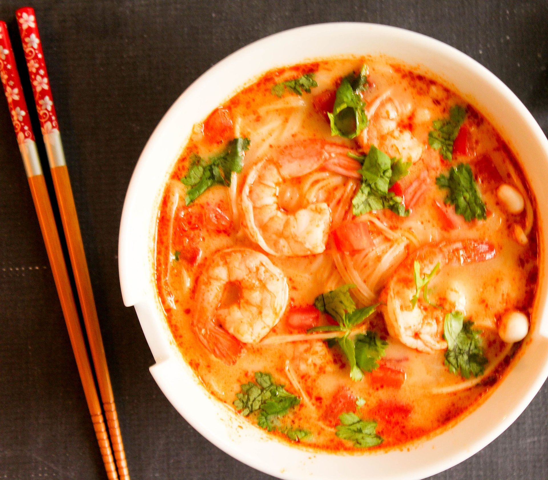 Tom Yum Goong Nam Kon cómo preparar la sopa tailandesa de gambas y