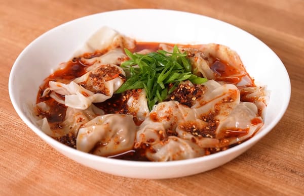 Wontons de cerdo y chile picante caseros