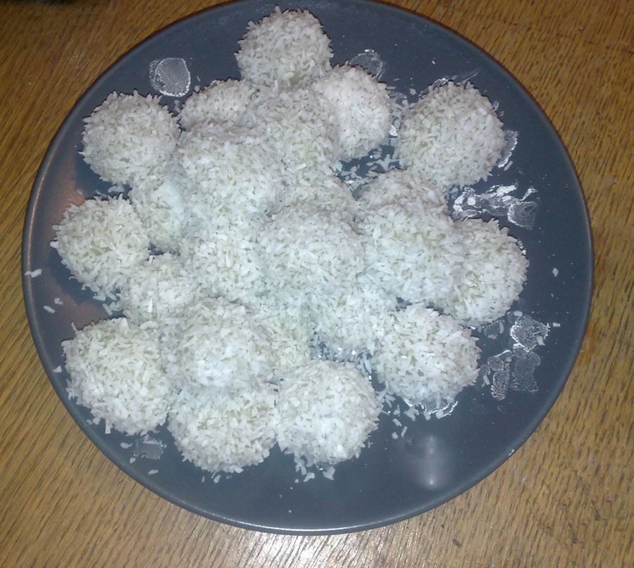 Khanom Tom, bolas de coco tailandesas