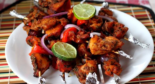 Chicken tikka, los pinchos de pollo marinado al estilo indio