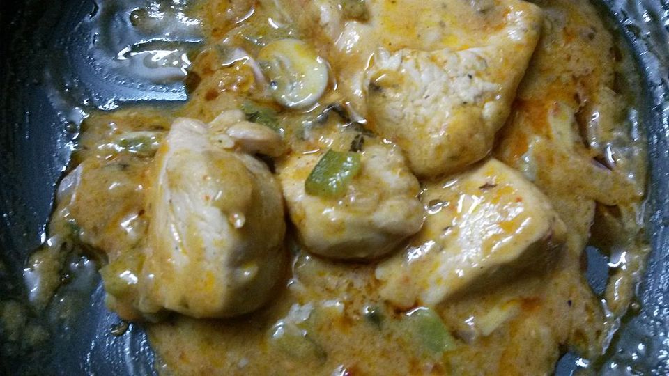 Pollo en salsa de coco