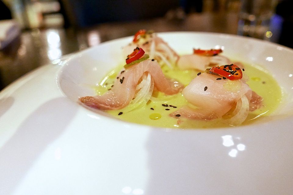 Hamachi Crudo: una receta fácil y deliciosa de pescado crudo