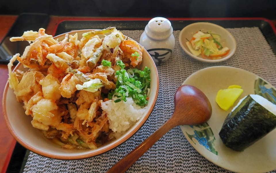 Kakiage UDON, fideos japoneses con tempura crujiente