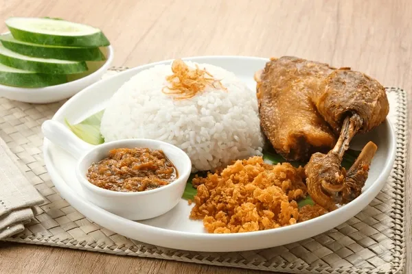 Bebek Goreng, el delicioso pato frito de Indonesia